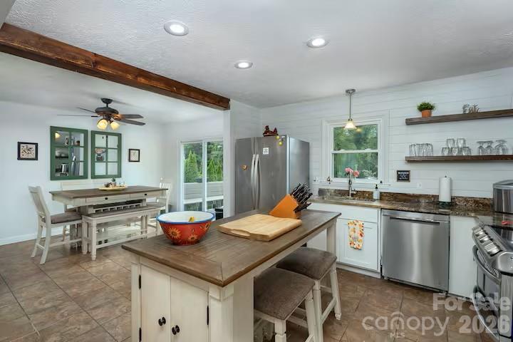 124 Oak Hill Road Candler NC 28715