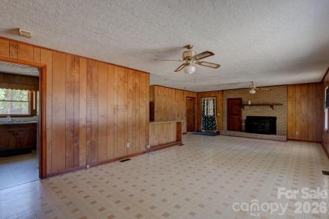 22271 Hwy 151 Highway McBee SC 29101