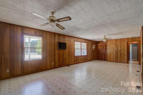 22271 Hwy 151 Highway McBee SC 29101