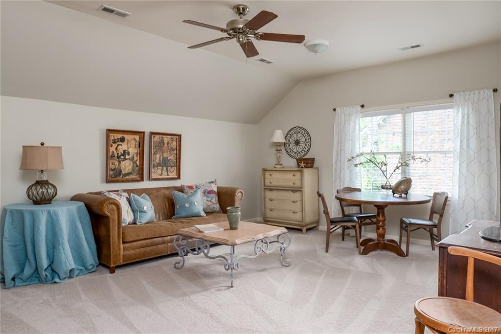 6623 Lyndonville Drive Charlotte NC 28277