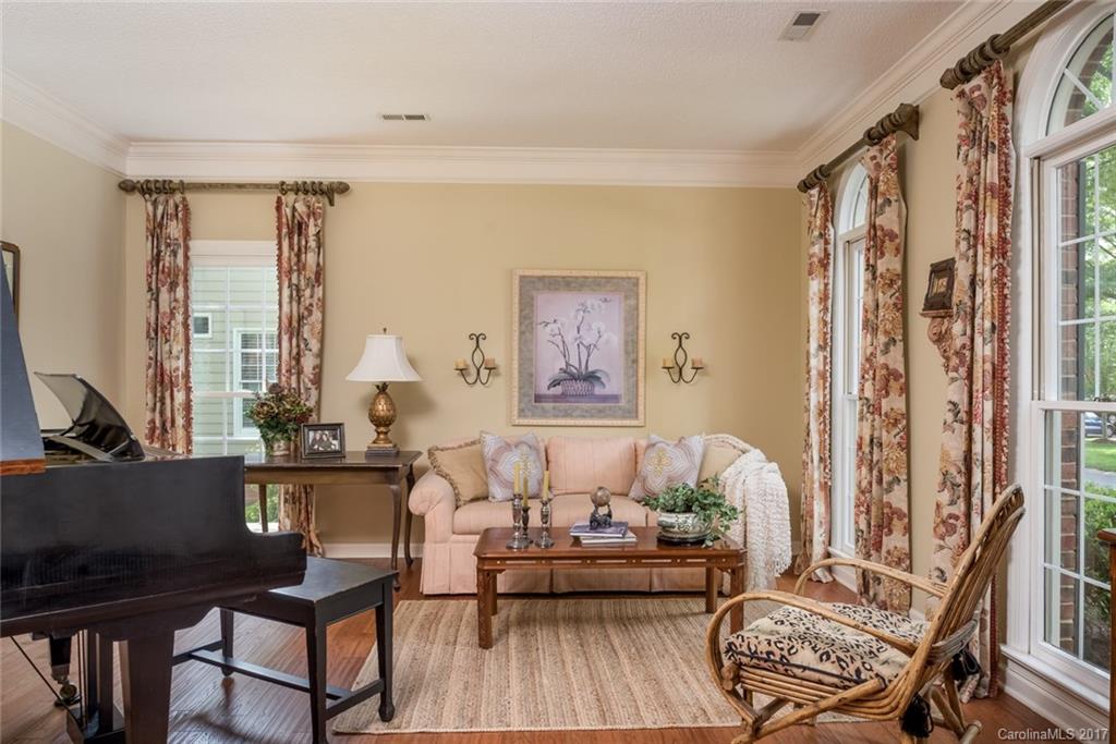 6623 Lyndonville Drive Charlotte NC 28277
