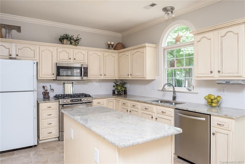 6623 Lyndonville Drive Charlotte NC 28277