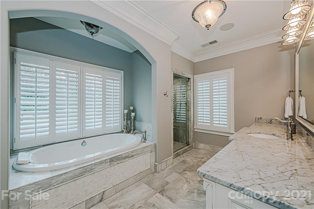 5528 Carmel Park Drive Charlotte NC 28226