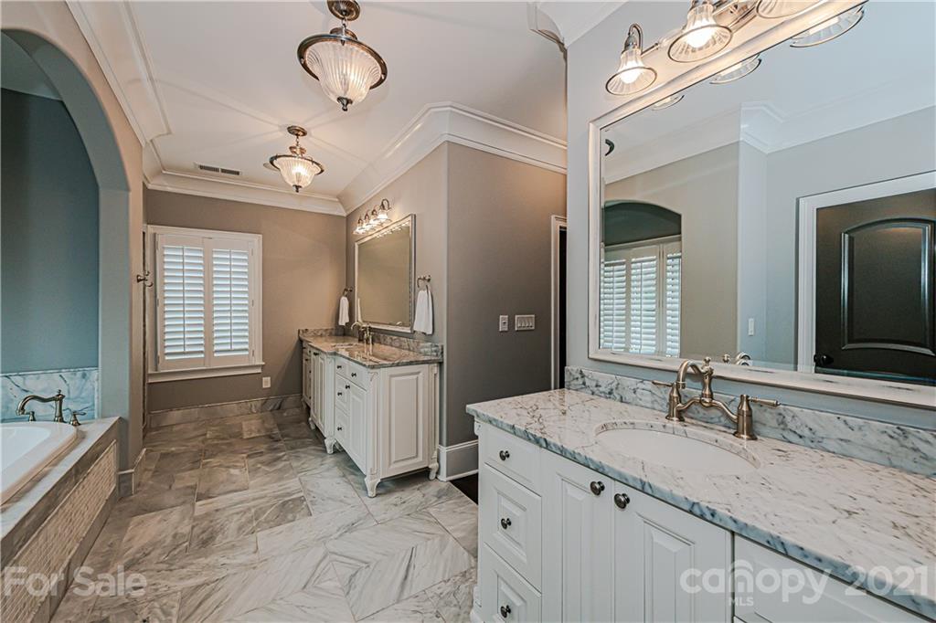 5528 Carmel Park Drive Charlotte NC 28226