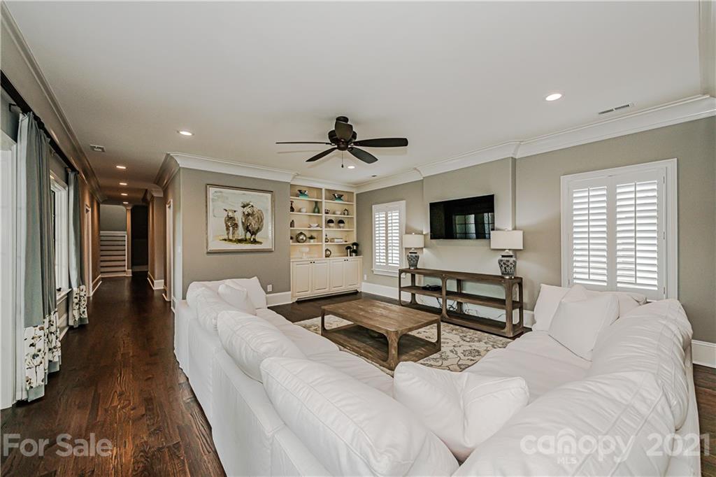5528 Carmel Park Drive Charlotte NC 28226