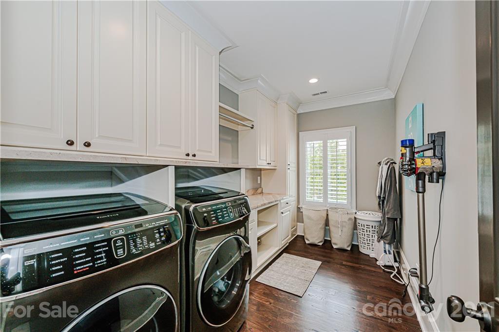 5528 Carmel Park Drive Charlotte NC 28226