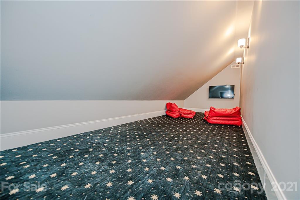 5528 Carmel Park Drive Charlotte NC 28226