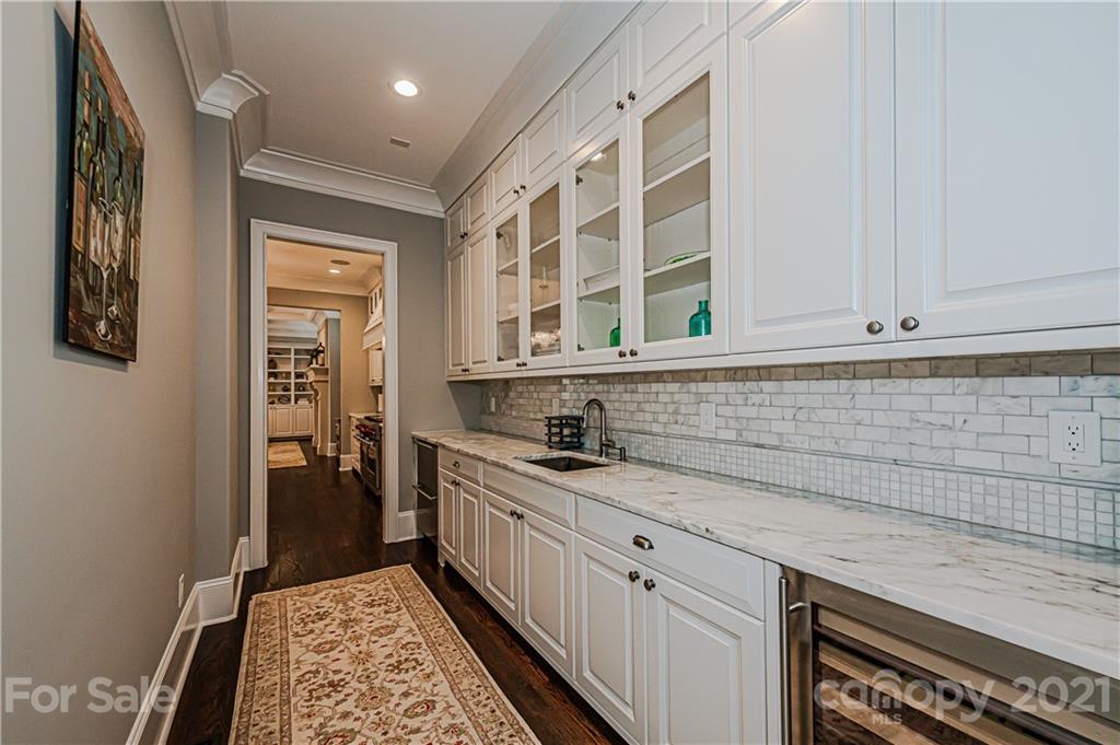 5528 Carmel Park Drive Charlotte NC 28226