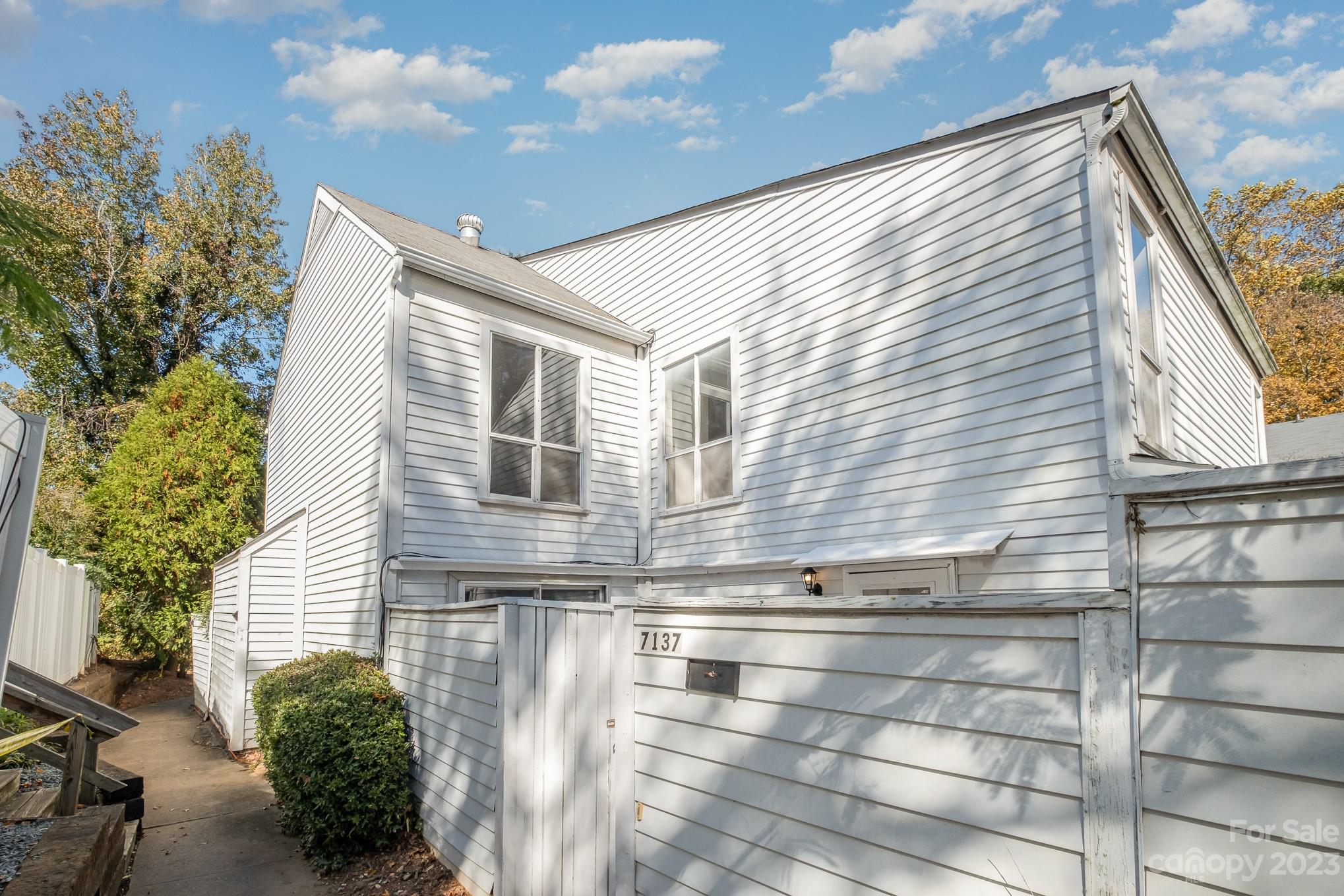 7137 Stonington Lane Charlotte NC 28227