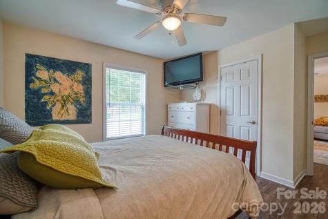 136 Newberry Drive Fletcher NC 28732