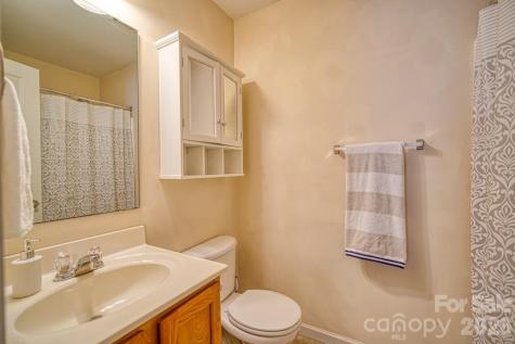 136 Newberry Drive Fletcher NC 28732