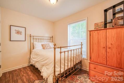 136 Newberry Drive Fletcher NC 28732