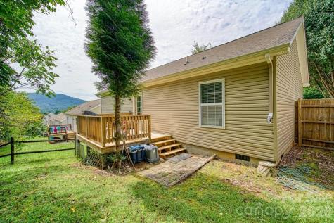 136 Newberry Drive Fletcher NC 28732