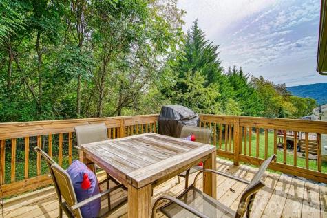 136 Newberry Drive Fletcher NC 28732