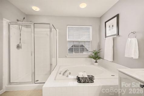 15548 Donnington Drive Charlotte NC 28277