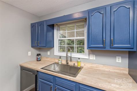 24 Evelake Drive Asheville NC 28806