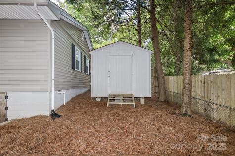 24 Evelake Drive Asheville NC 28806