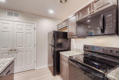 1754 J Julian Lane Charlotte NC 28208