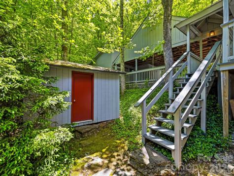 33 Southerland Road Pisgah Forest NC 28768