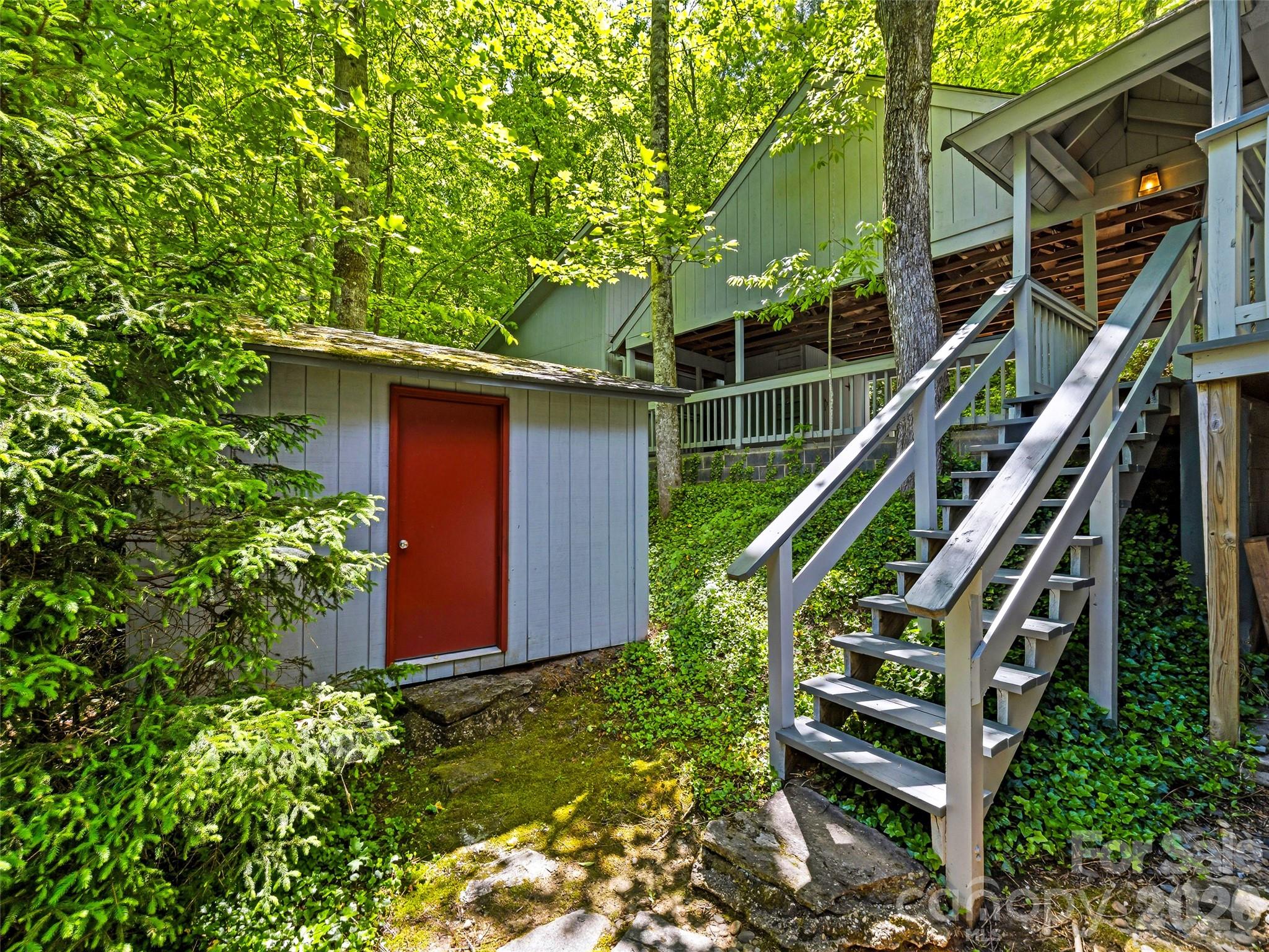 33 Southerland Road Pisgah Forest NC 28768