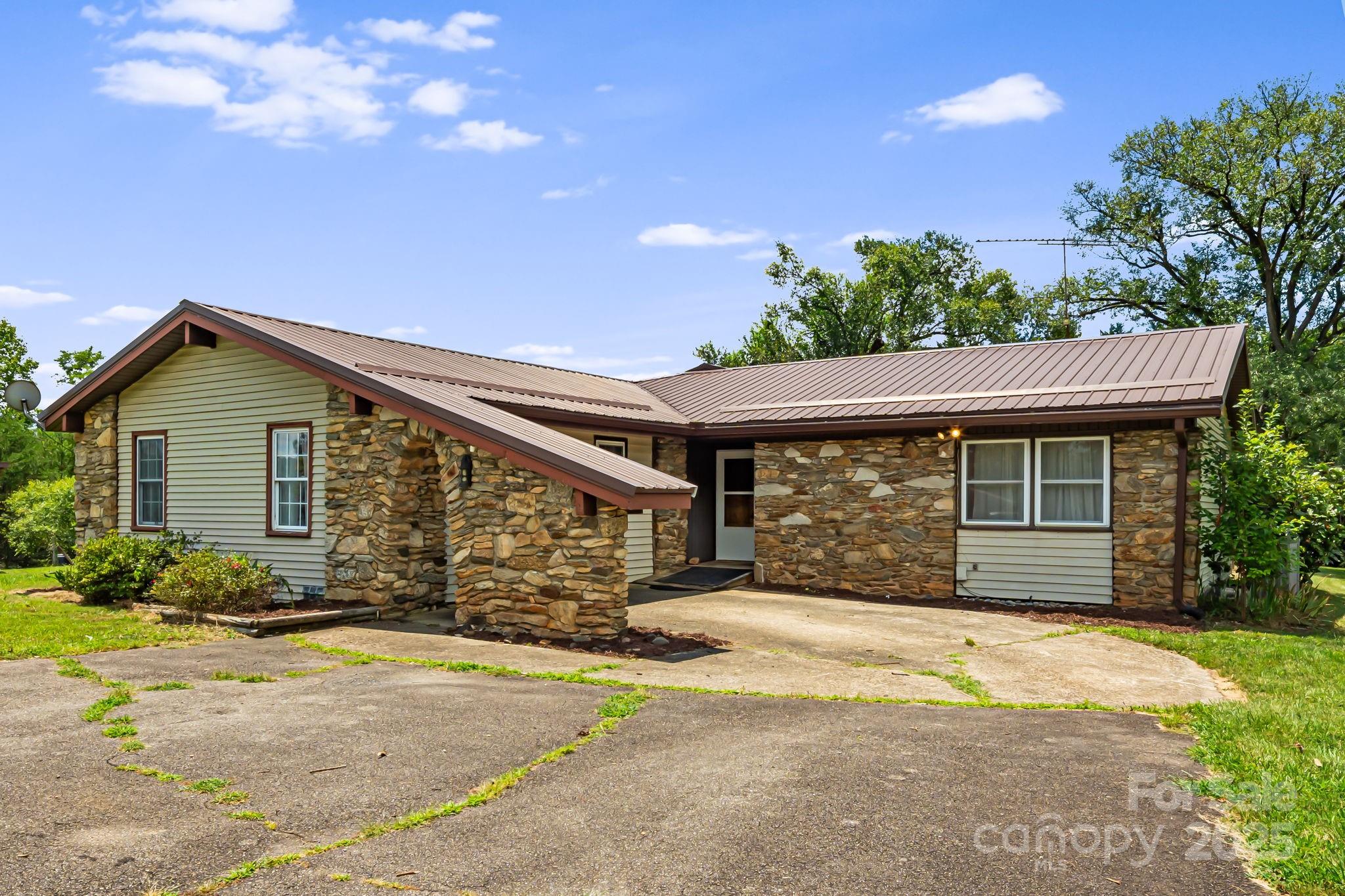289 Morlin Acres Drive Marshall NC 28753