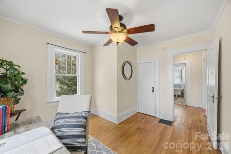 45 Woodvale Avenue Asheville NC 28804