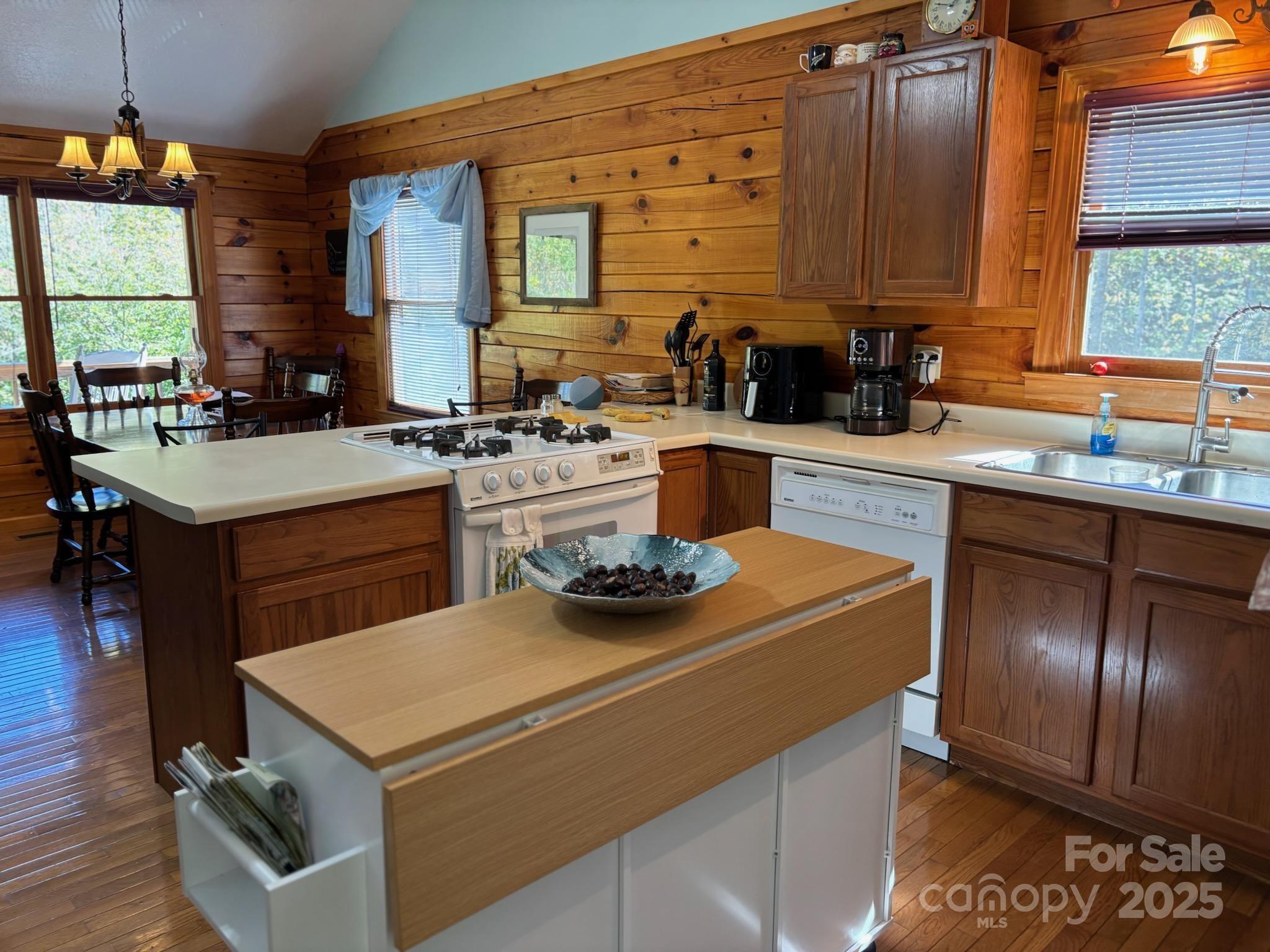 408 Dora Lane Bakersville NC 28705