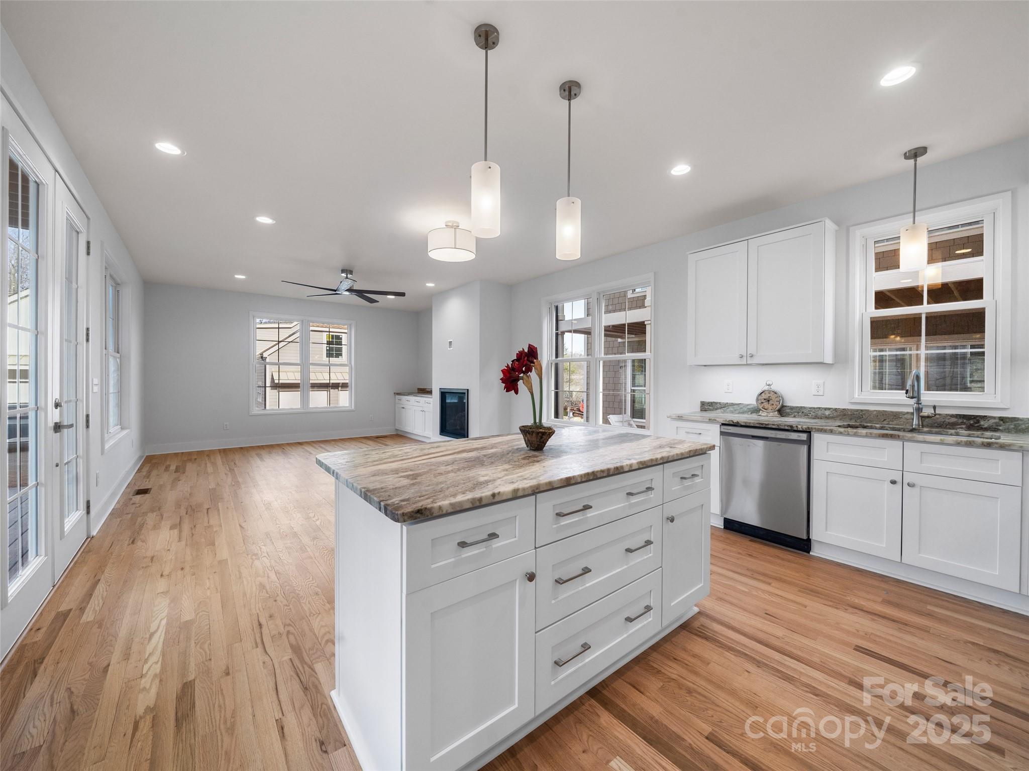 36 Skyvue Court Saluda NC 28773