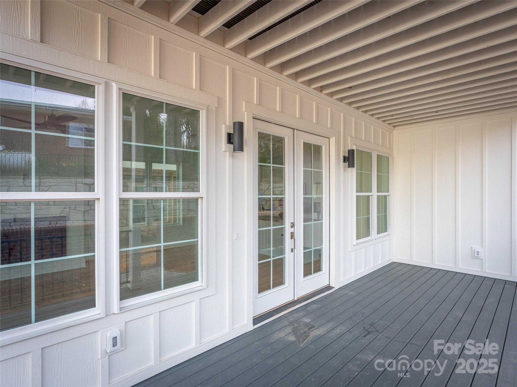 36 Skyvue Court Saluda NC 28773