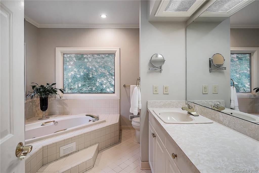 6643 Colston Court Charlotte NC 28210
