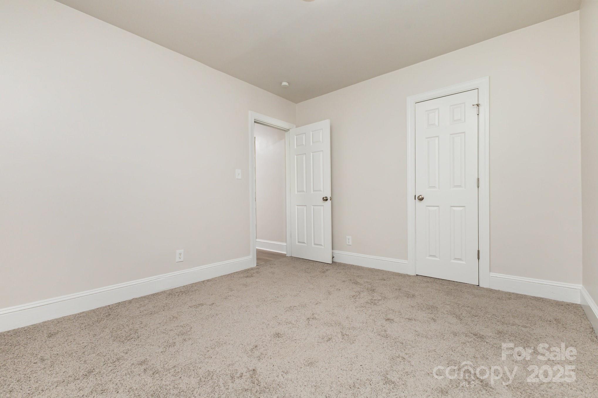 2446 Columbus Circle Charlotte NC 28208