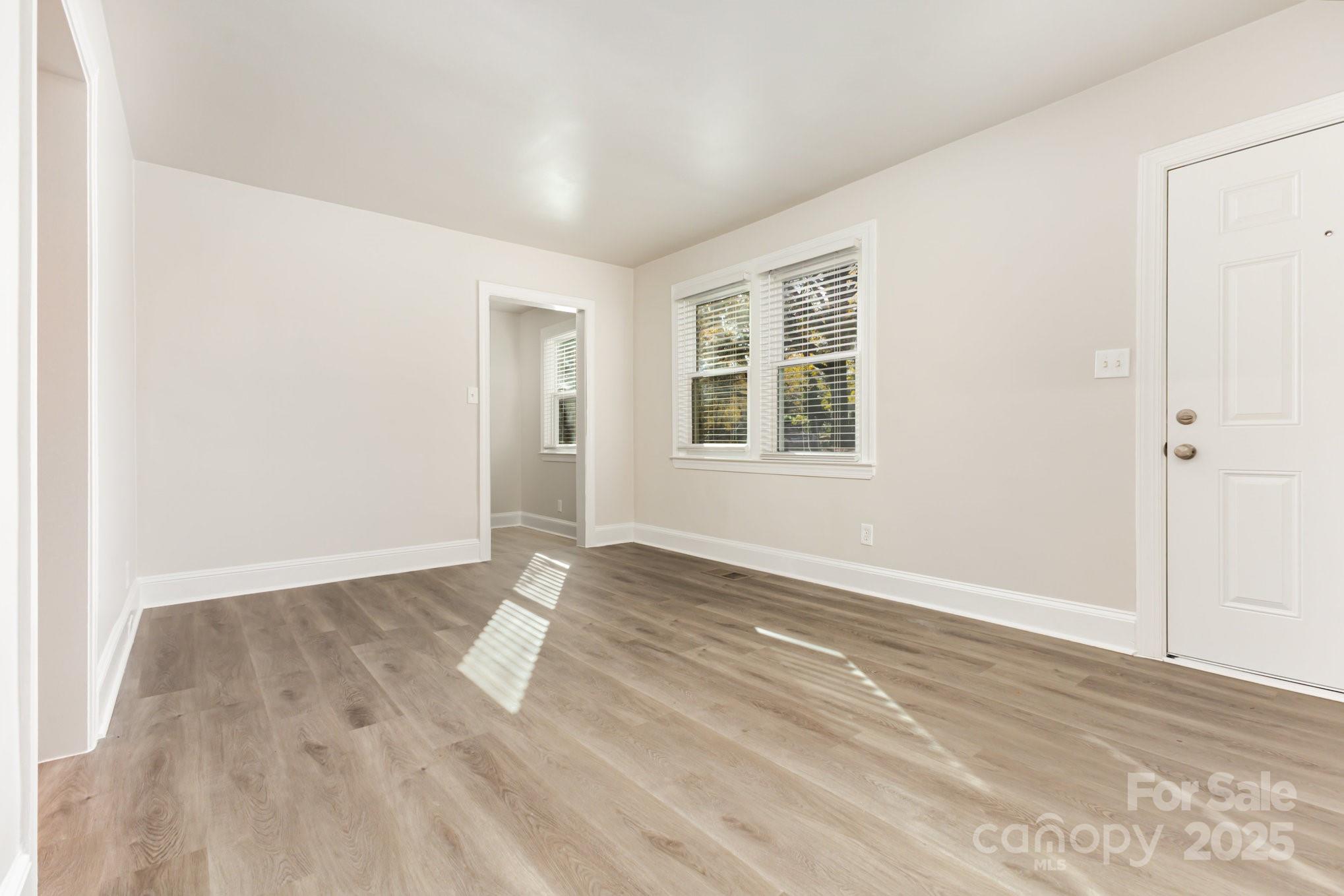 2446 Columbus Circle Charlotte NC 28208