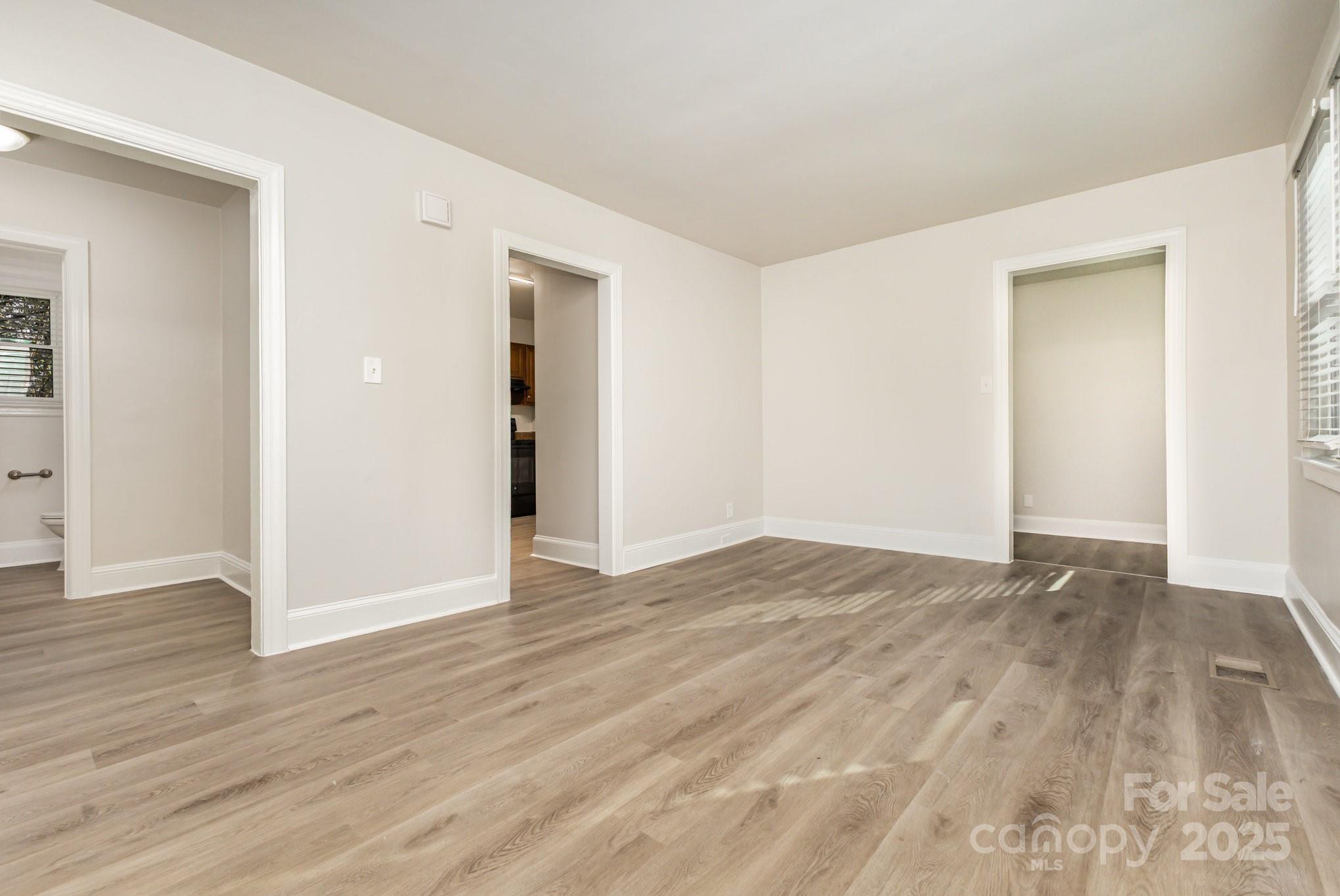 2446 Columbus Circle Charlotte NC 28208