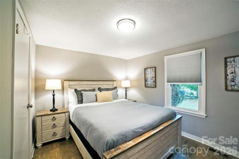 22 Glenview Place Arden NC 28704