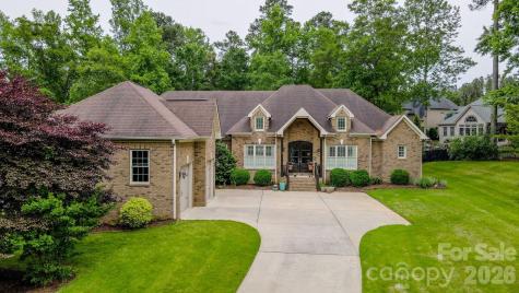 124 Cottage Creek Court York SC 29745