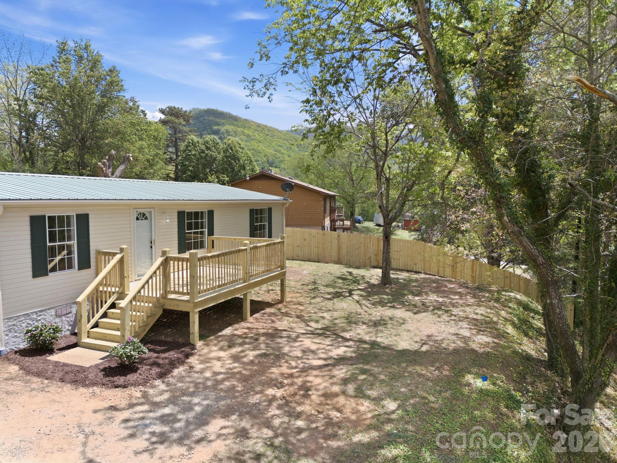 39 Upper Moffitt Road Asheville NC 28805