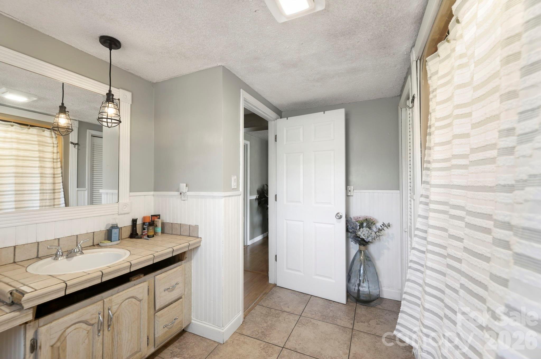 112 Gibbs Street Hendersonville NC 28739