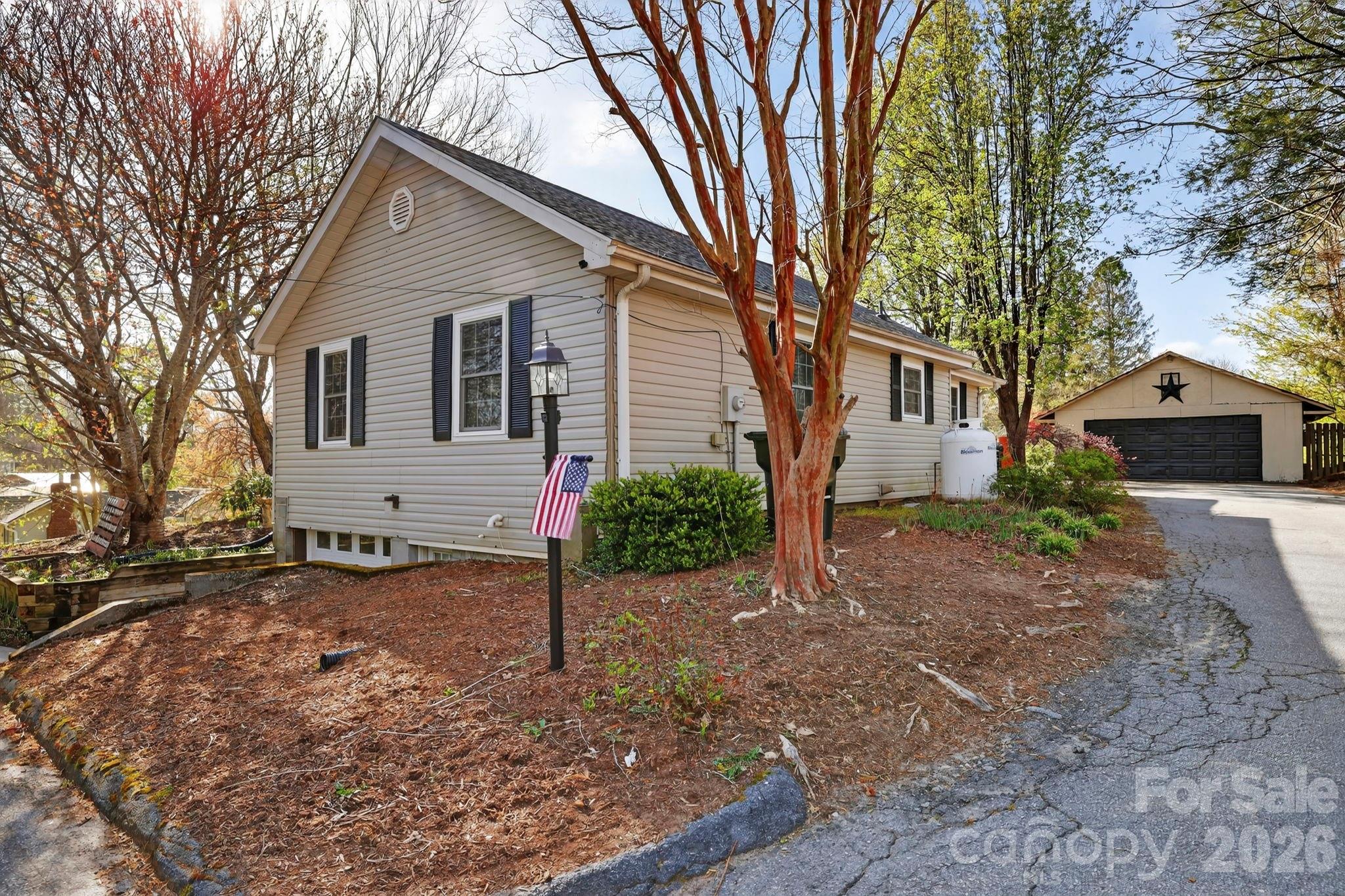 112 Gibbs Street Hendersonville NC 28739