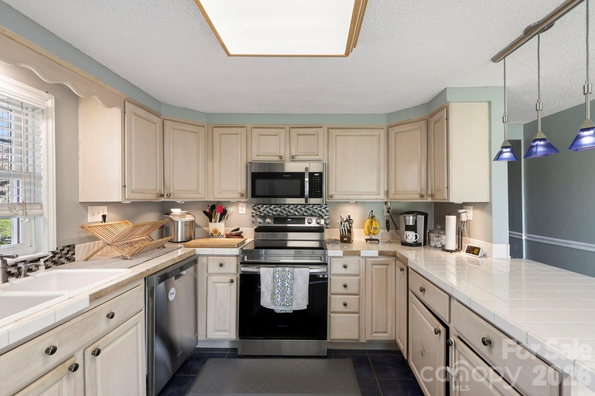 112 Gibbs Street Hendersonville NC 28739