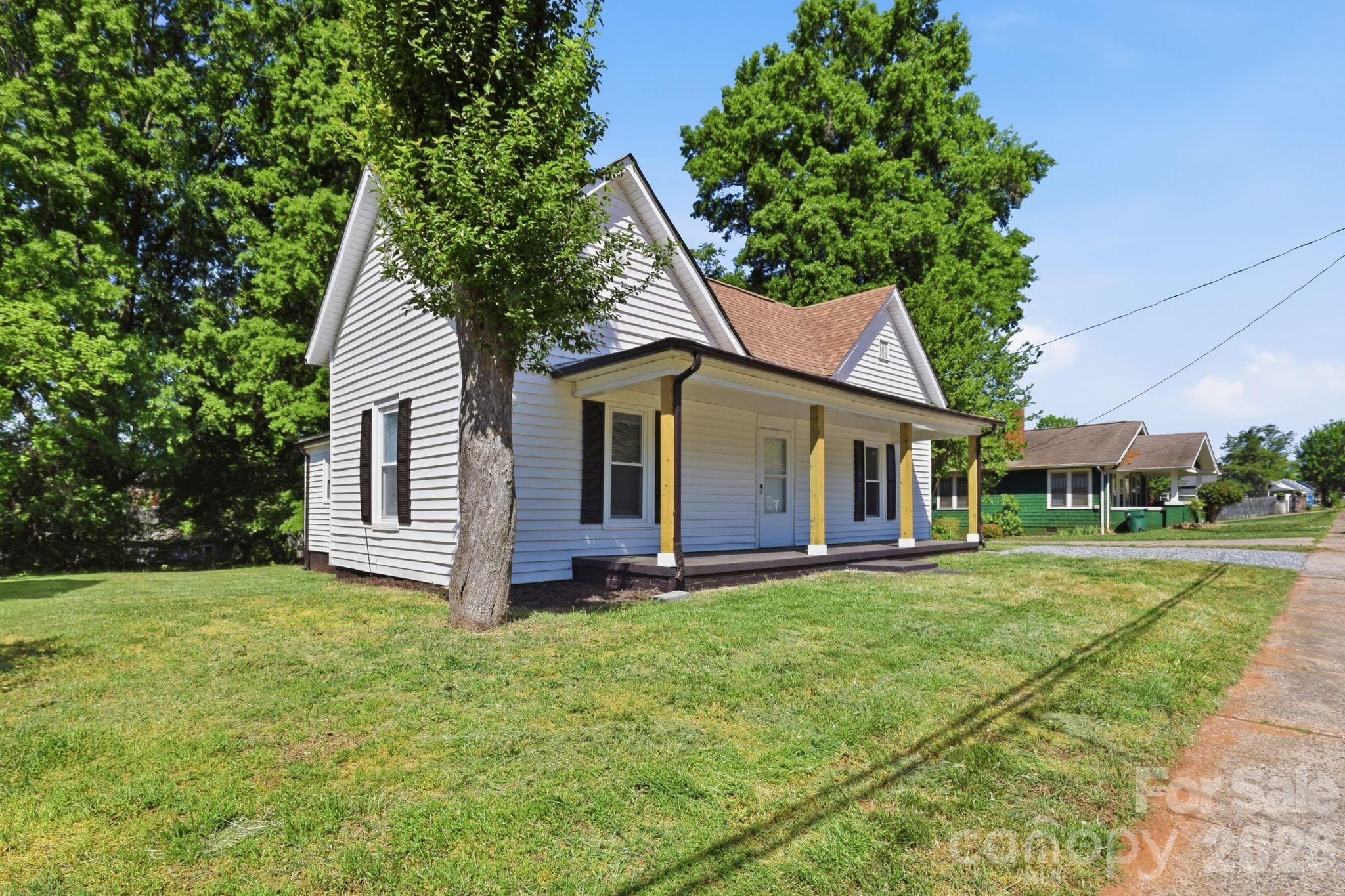 630 N Davis Avenue Newton NC 28658