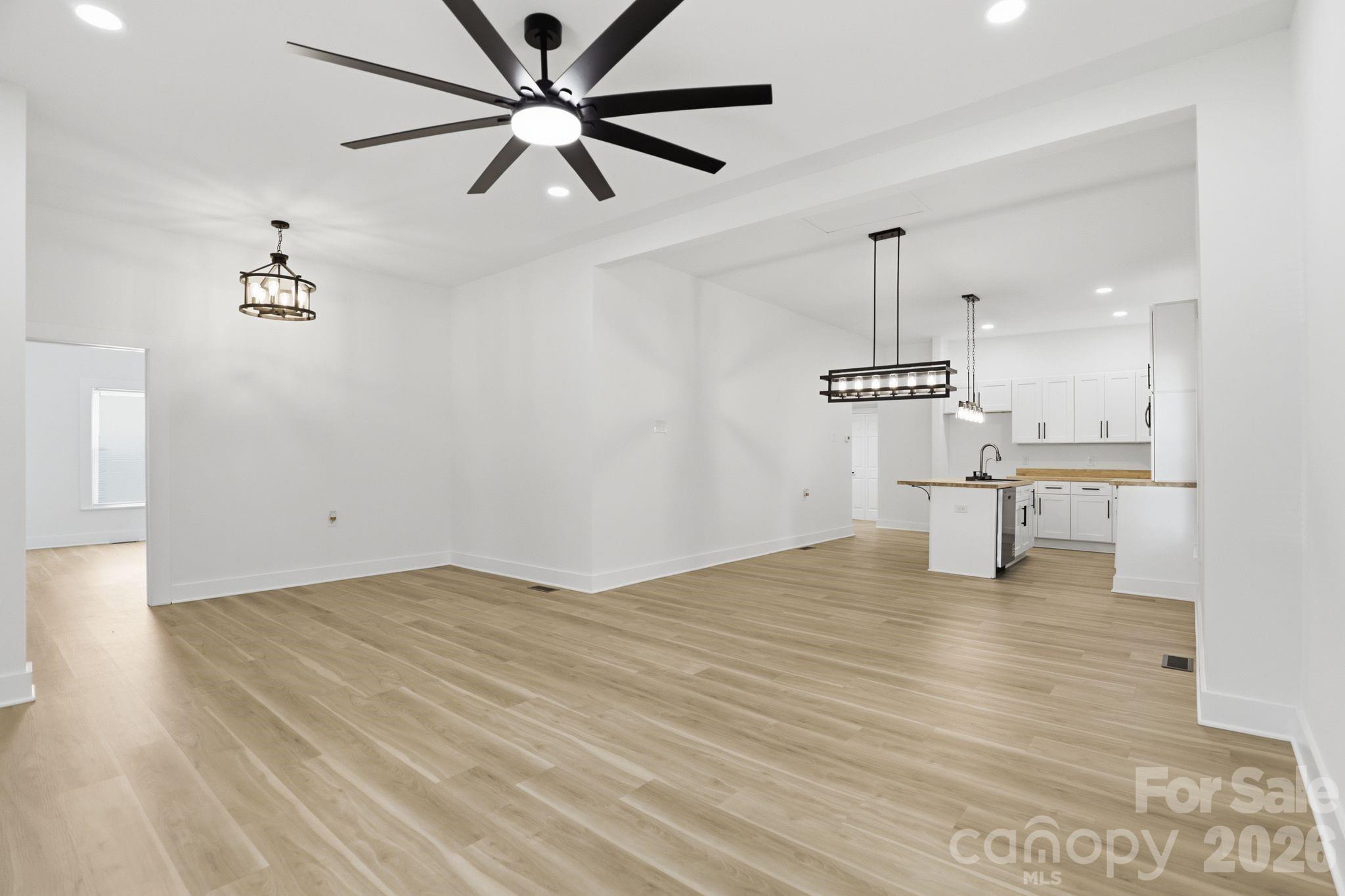 630 N Davis Avenue Newton NC 28658