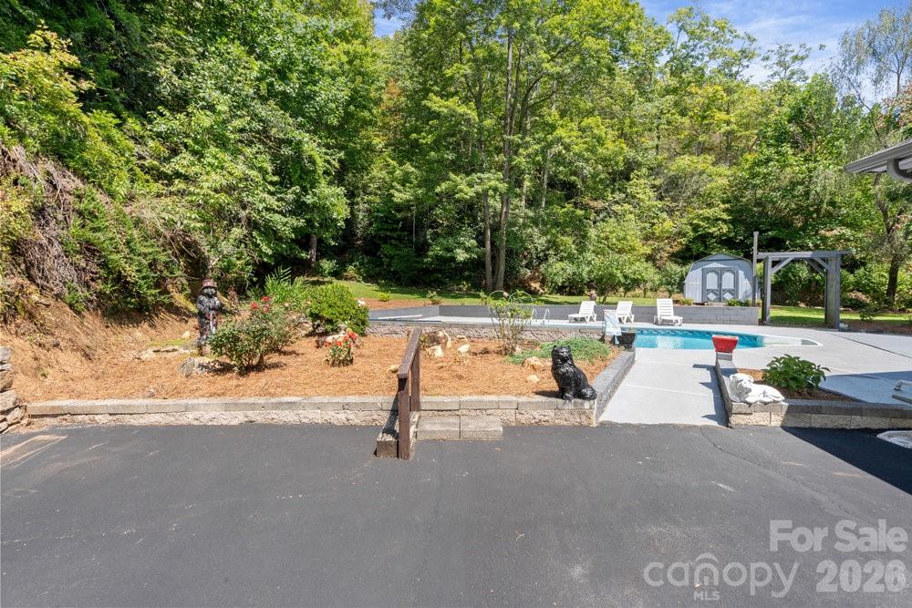 17 Twisted Trail Black Mountain NC 28711