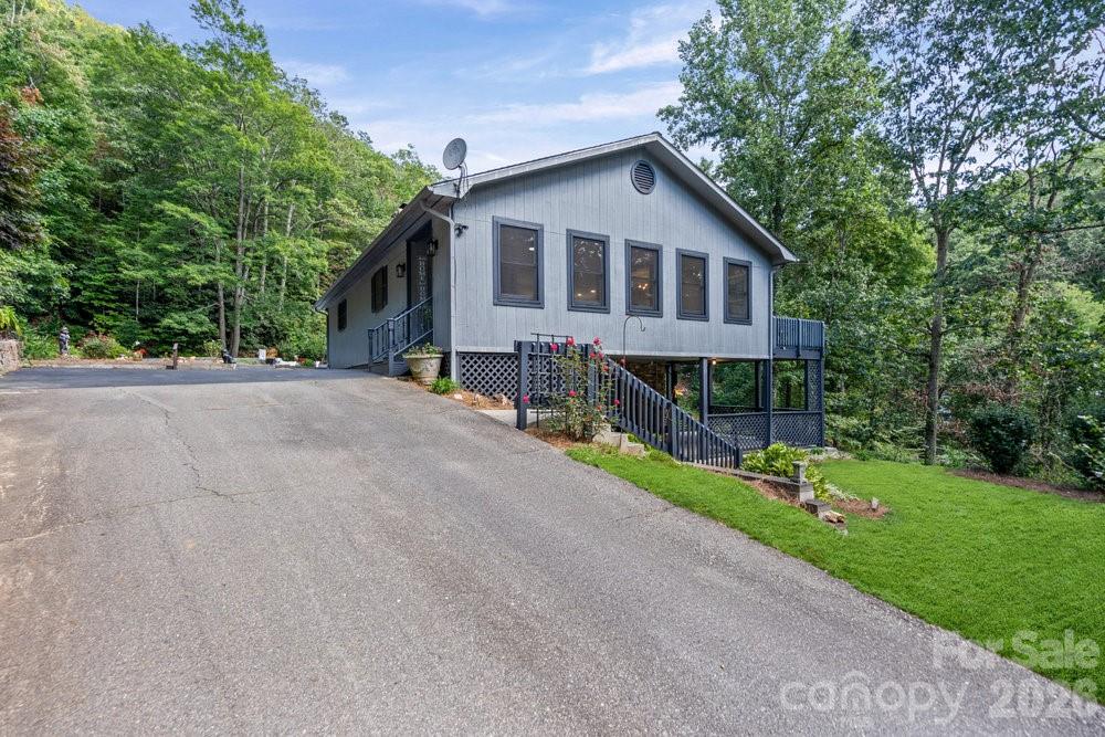 17 Twisted Trail Black Mountain NC 28711