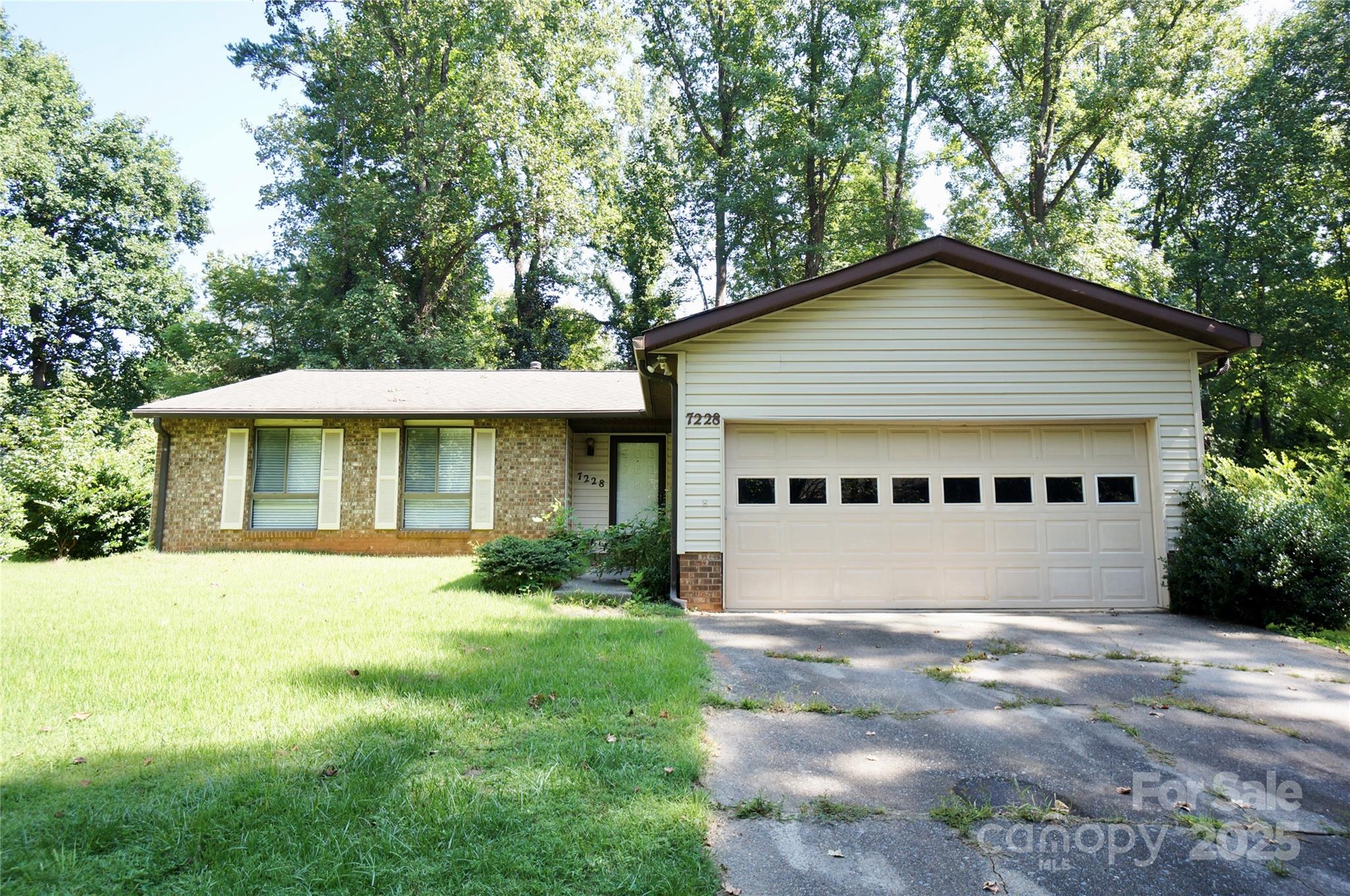 7228 Rollingridge Drive Charlotte NC 28211