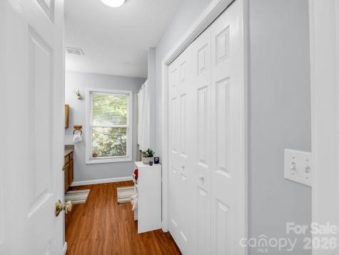23 Peace Street Asheville NC 28806