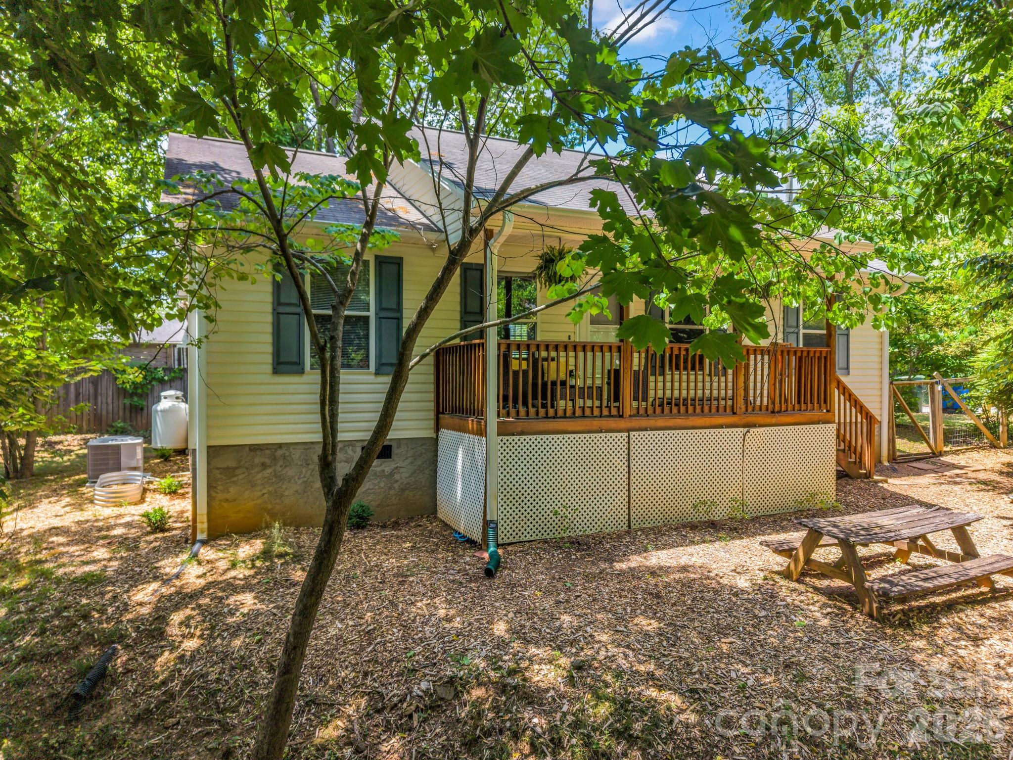 23 Peace Street Asheville NC 28806