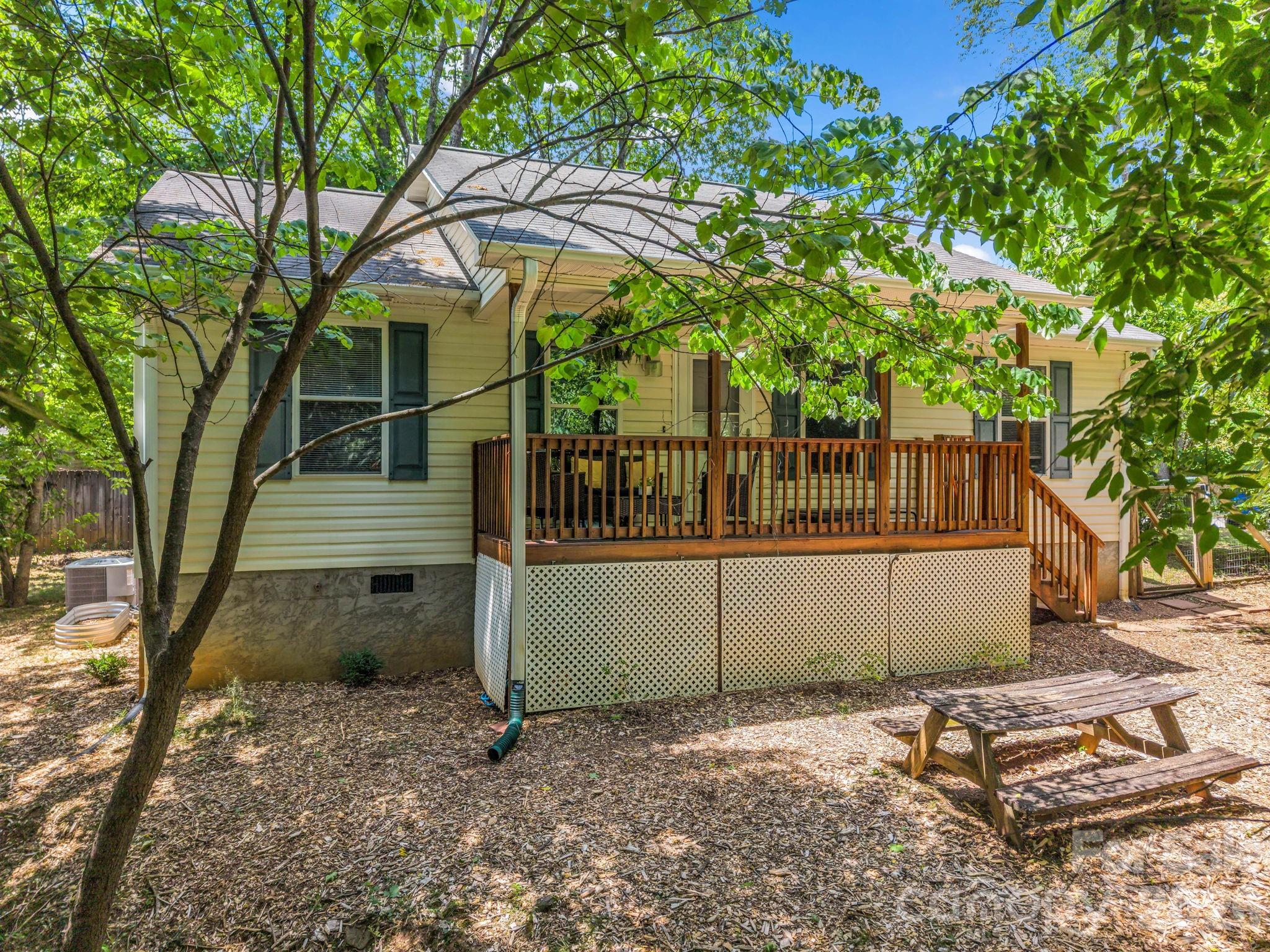 23 Peace Street Asheville NC 28806