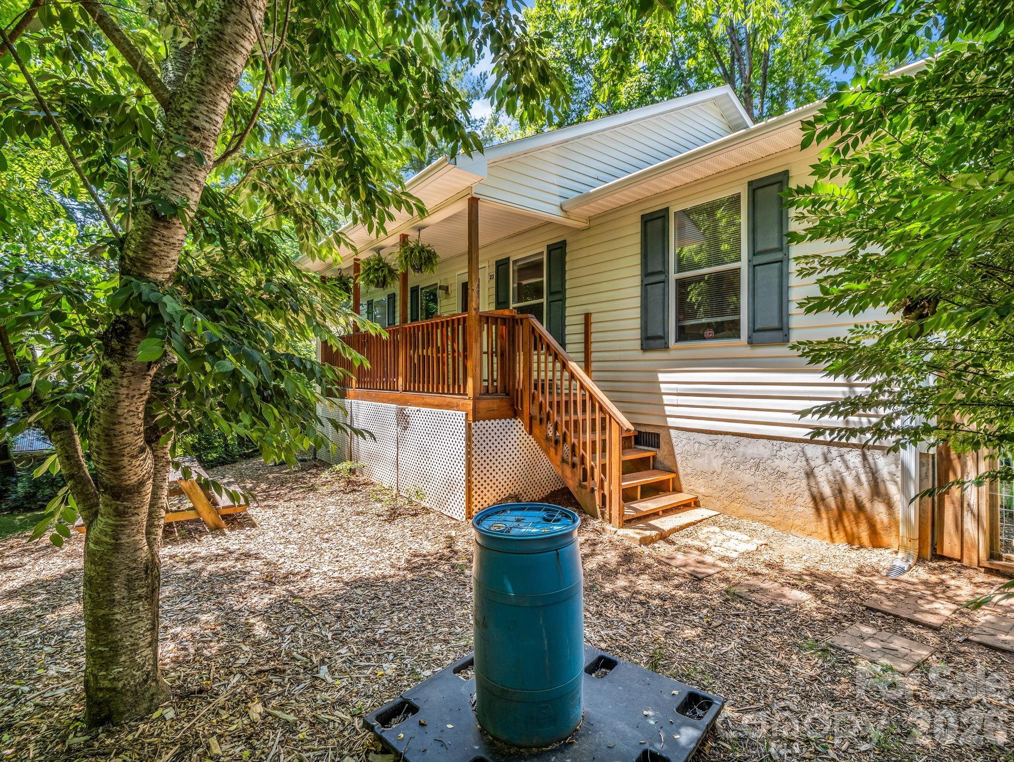 23 Peace Street Asheville NC 28806