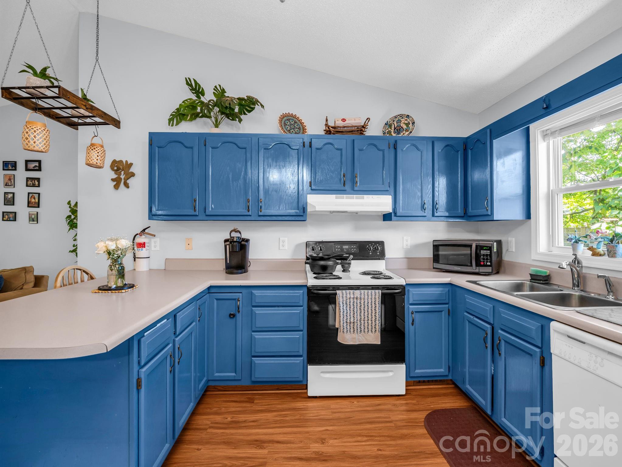 23 Peace Street Asheville NC 28806
