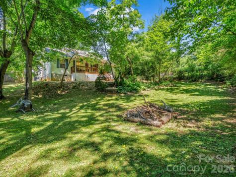 23 Peace Street Asheville NC 28806